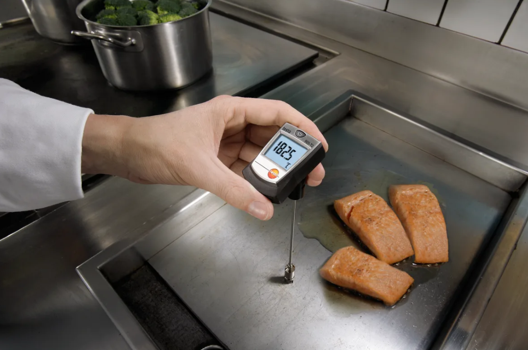 TESTO Surface Thermometer With Large Measuring Range | 905-T2