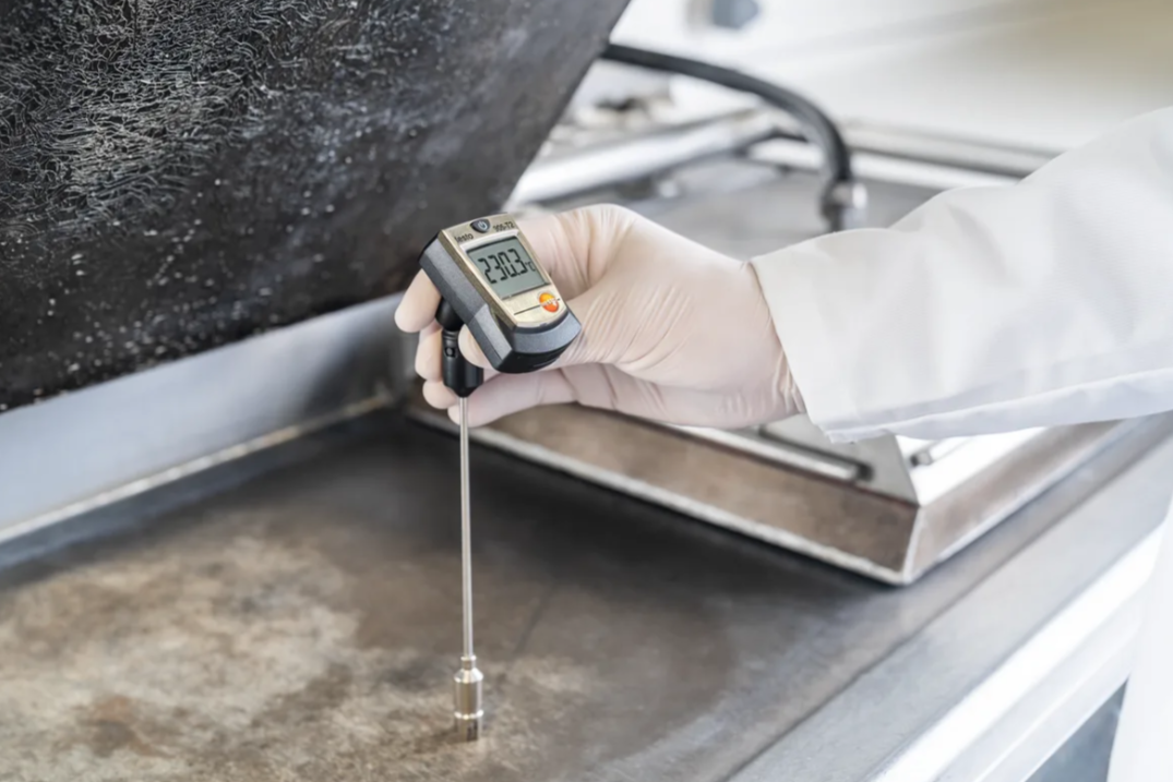 TESTO Surface Thermometer With Large Measuring Range | 905-T2