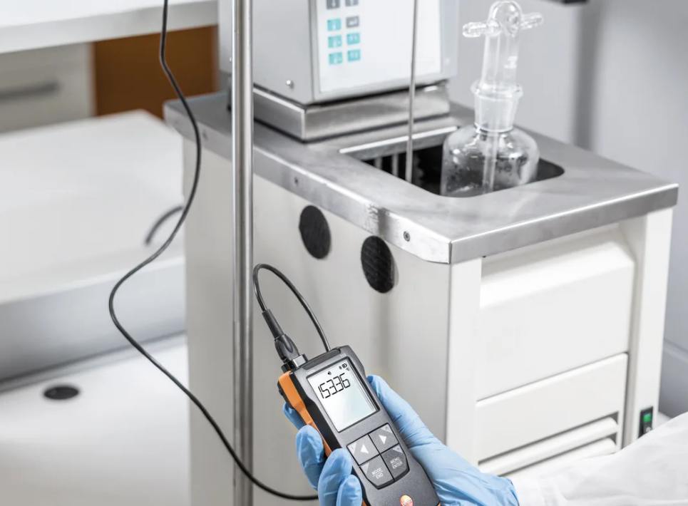 TESTO NTC and Pt100 Temperature Measuring Instrument With App Connection | 110