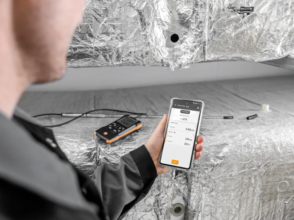 TESTO Digital Hot Wire Anemometer with App Connection | 425
