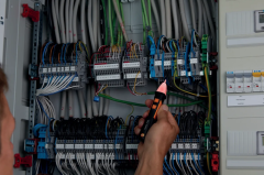 TESTO Non-Contact Voltage Tester | 745